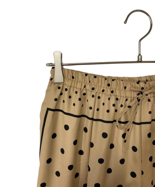 manipuri（マニプリ）manipuri (マニプリ) ドット柄イージーワイドパンツ ベージュ×ブラック サイズ:Freeの古着・服飾アイテム