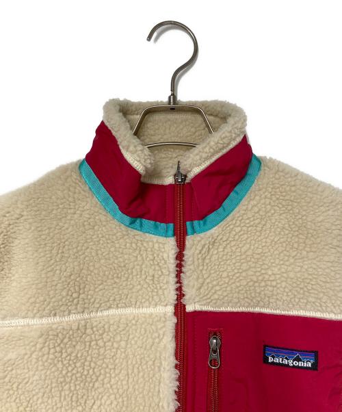 Patagonia（パタゴニア）Patagonia (パタゴニア) CLASSIC RETRO-X VEST ベージュ×レッド サイズ:Sの古着・服飾アイテム