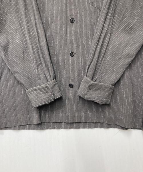 ISSEY MIYAKE MEN（イッセイミヤケメン）ISSEY MIYAKE MEN (イッセイミヤケメン) シルクコットンストライプデザインシャツ グレー サイズ:Lの古着・服飾アイテム