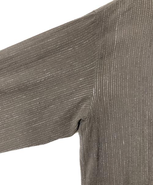 ISSEY MIYAKE MEN（イッセイミヤケメン）ISSEY MIYAKE MEN (イッセイミヤケメン) シルクコットンストライプデザインシャツ グレー サイズ:Lの古着・服飾アイテム