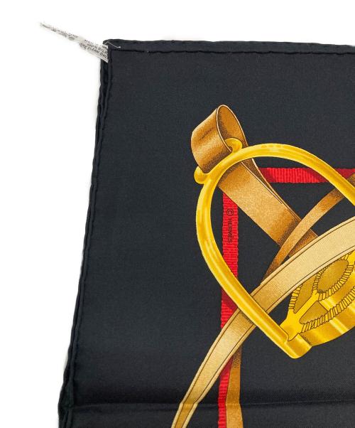 HERMES（エルメス）HERMES (エルメス) カレ90 シルクスカーフ ブラック×ゴールドの古着・服飾アイテム