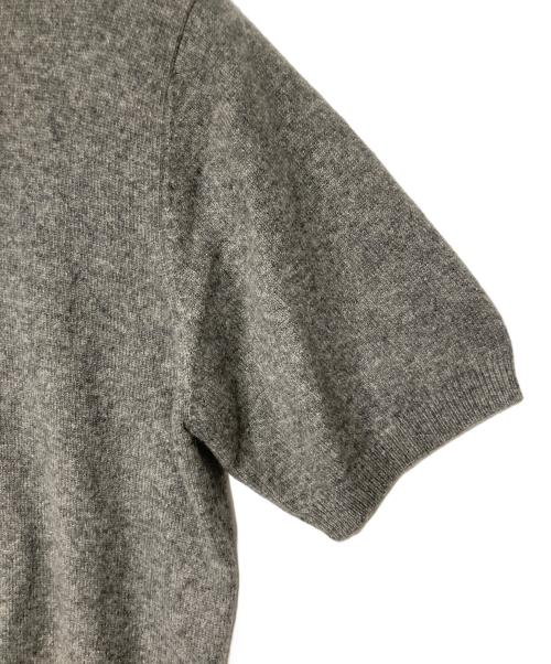 Burberry's（バーバリー）Burberry's (バーバリーズ) ロゴ刺繍半袖カシミヤニット グレー サイズ:Ｍの古着・服飾アイテム