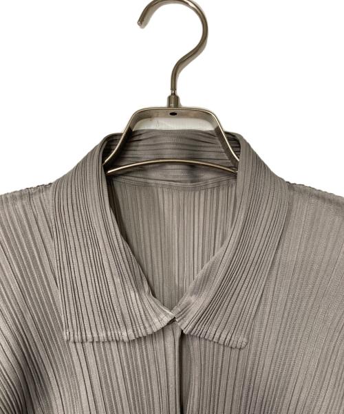 PLEATS PLEASE（プリーツプリーズ）PLEATS PLEASE (プリーツプリーズ) プリーツノースリーブシャツ グレー サイズ:Mの古着・服飾アイテム