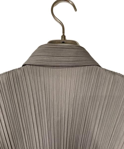 PLEATS PLEASE（プリーツプリーズ）PLEATS PLEASE (プリーツプリーズ) プリーツノースリーブシャツ グレー サイズ:Mの古着・服飾アイテム