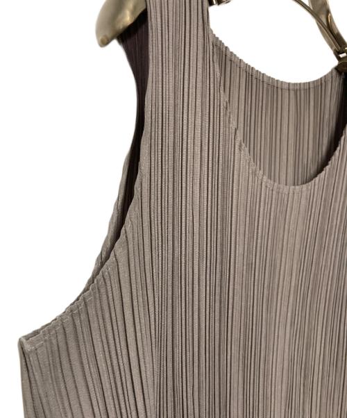 PLEATS PLEASE（プリーツプリーズ）PLEATS PLEASE (プリーツプリーズ) プリーツノースリーブカットソー グレー サイズ:Mの古着・服飾アイテム