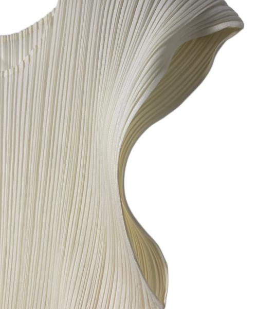 PLEATS PLEASE（プリーツプリーズ）PLEATS PLEASE (プリーツプリーズ) プリーツノースリーブカットソー ベージュ サイズ:3の古着・服飾アイテム