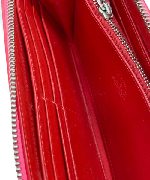 Christian Louboutin（クリスチャン・ルブタン）Christian Louboutin (クリスチャン・ルブタン) スタッズラウンドファスナーウォレット ピンクの古着・服飾アイテム
