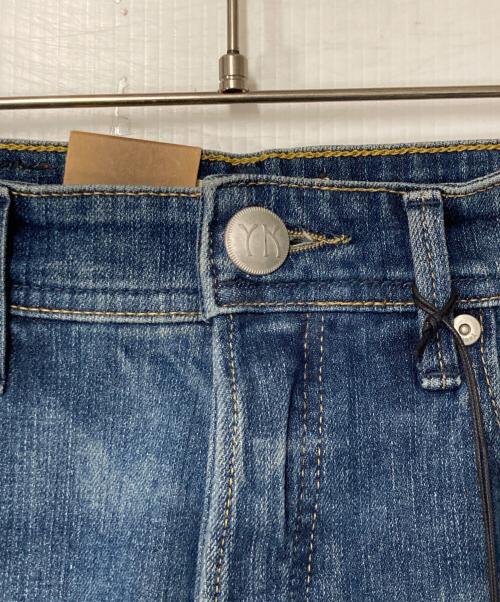 YANUK（ヤヌーク）YANUK (ヤヌーク) RUTH スリムテーパードデニムパンツ インディゴ サイズ:21 未使用品の古着・服飾アイテム