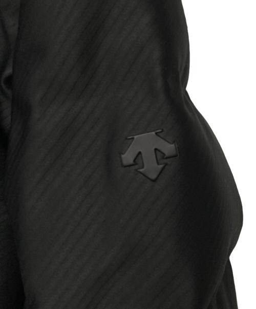 DESCENTE ALLTERRAIN（デザイント オルテライン）DESCENTE ALLTERRAIN (デザイント オルテライン) SHIPS (シップス) 別注 水沢ダウン フーデットハーフコート ブラック サイズ:Lの古着・服飾アイテム