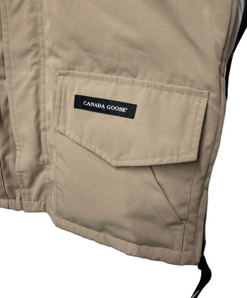 CANADA GOOSE（カナダグース）CANADA GOOSE (カナダグース) KAMLOOPS フーデットダウンジャケット ベージュ サイズ:XS/TPの古着・服飾アイテム