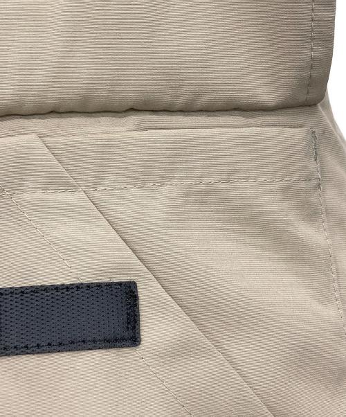 CANADA GOOSE（カナダグース）CANADA GOOSE (カナダグース) KAMLOOPS フーデットダウンジャケット ベージュ サイズ:XS/TPの古着・服飾アイテム