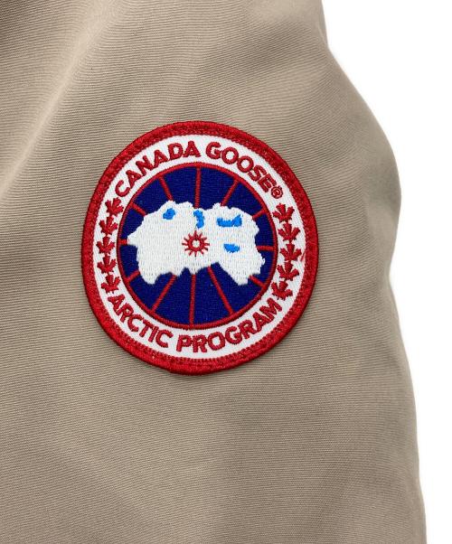 CANADA GOOSE（カナダグース）CANADA GOOSE (カナダグース) KAMLOOPS フーデットダウンジャケット ベージュ サイズ:XS/TPの古着・服飾アイテム