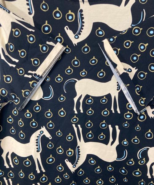 marimekko（マリメッコ）marimekko (マリメッコ) ムスタタンマ 総柄ワンピース ブラック×ベージュ サイズ:Lの古着・服飾アイテム
