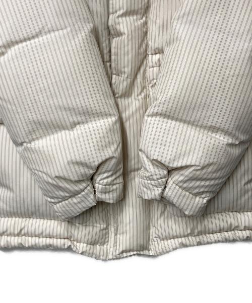 AURALEE（オーラリー）AURALEE (オーラリー) TEKLA (テクラ) STRIPE DOWN JACKET アイボリー サイズ:4の古着・服飾アイテム