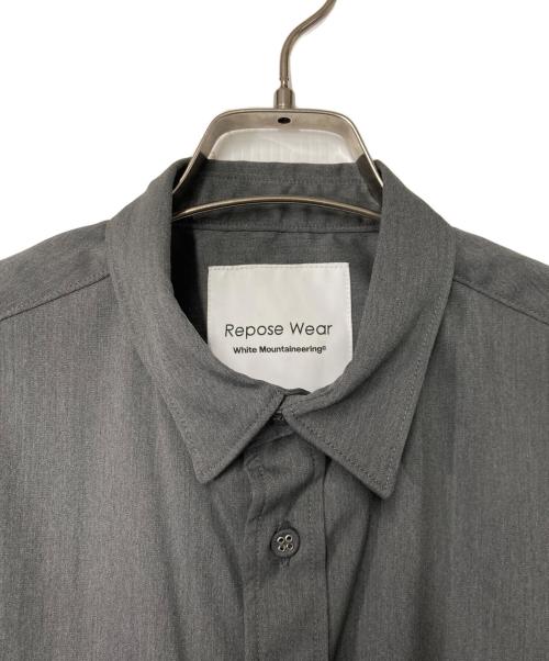 WHITE MOUNTAINEERING（ホワイトマウンテ二アニング）WHITE MOUNTAINEERING (ホワイトマウンテ二アニング) REGULAR COLLAR S/S SHIRT グレーの古着・服飾アイテム
