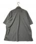 WHITE MOUNTAINEERING (ホワイトマウンテ二アニング) REGULAR COLLAR S/S SHIRT グレー：8000円