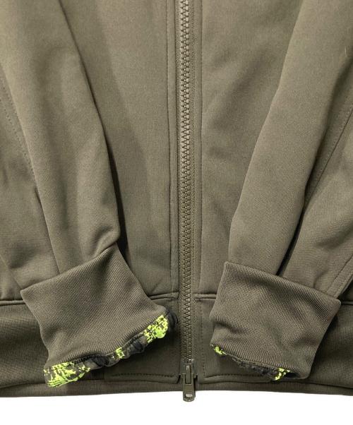 NIKE（ナイキ）NIKE (ナイキ) F.C.R.B. (エフシーレアルブリストル) リバーシブルトラックブルゾン カーキ×イエロー サイズ:Sの古着・服飾アイテム