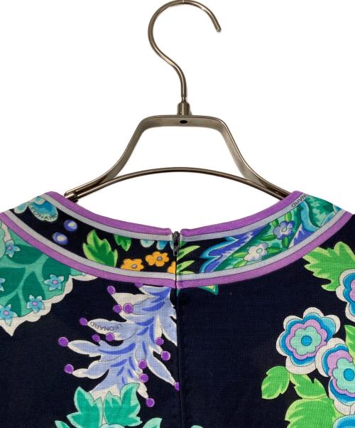 LEONARD FASHION（レオナールファッション）LEONARD FASHION (レオナールファッション) フラワープリントシルクウールカットソー ブラック×グリーン サイズ:Ｍの古着・服飾アイテム