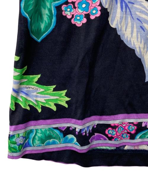 LEONARD FASHION（レオナールファッション）LEONARD FASHION (レオナールファッション) フラワープリントシルクウールカットソー ブラック×グリーン サイズ:Ｍの古着・服飾アイテム