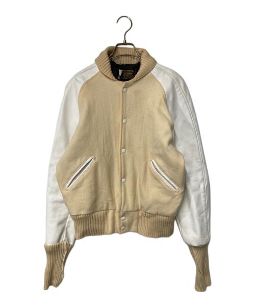 skookum（スクーカム）skookum (スクーカム) レザースリーブスタジャン USA製 ベージュ×ホワイト サイズ:38の古着・服飾アイテム