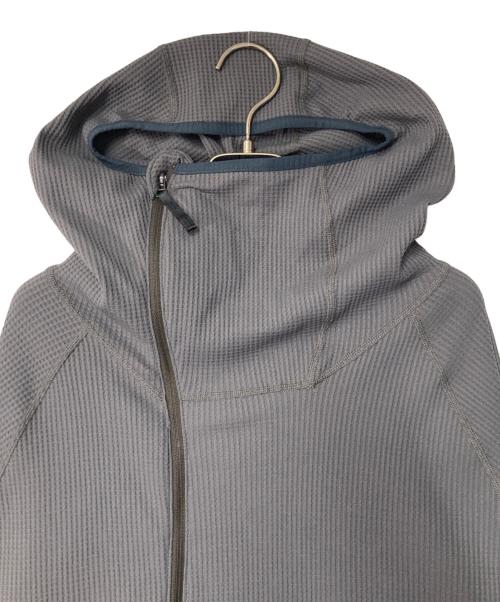 meanswhile（ミーンズワイル）meanswhile (ミーンズワイル) SOLOTEX Waffle Balaclava Hoodie グレー サイズ:03の古着・服飾アイテム