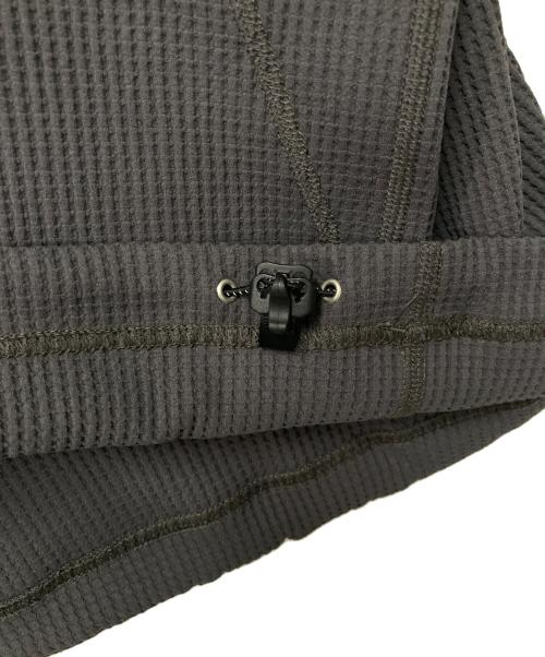 meanswhile（ミーンズワイル）meanswhile (ミーンズワイル) SOLOTEX Waffle Balaclava Hoodie グレー サイズ:03の古着・服飾アイテム