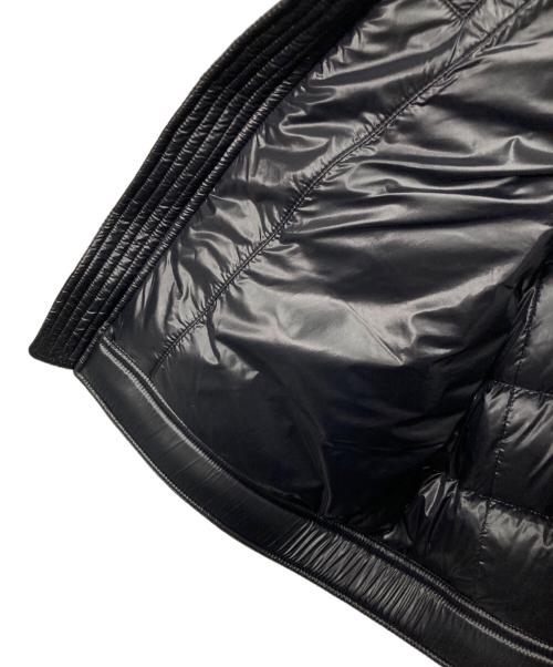 PRADA（プラダ）PRADA (プラダ) ロゴプレート ナイロンダウンベスト ブラック サイズ:54の古着・服飾アイテム