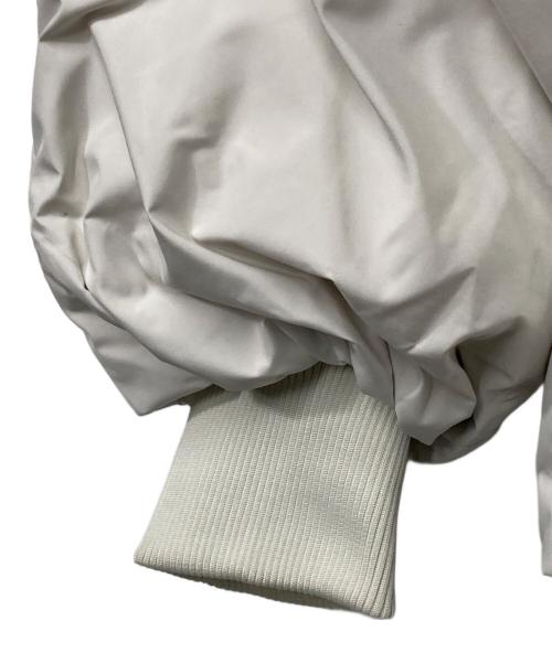 FRAY ID（フレイ アイディー）FRAY ID (フレイ アイディー) フードドロストショートダウンコート ホワイト サイズ:1の古着・服飾アイテム