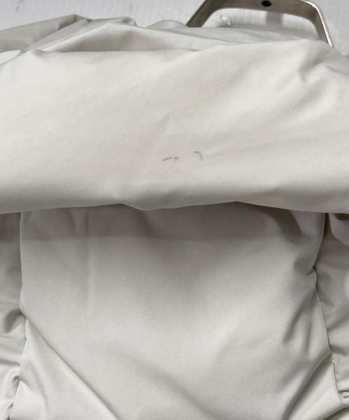 FRAY ID（フレイ アイディー）FRAY ID (フレイ アイディー) フードドロストショートダウンコート ホワイト サイズ:1の古着・服飾アイテム