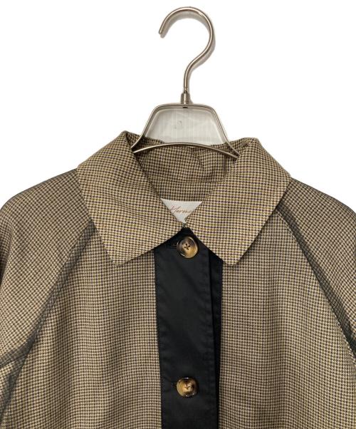 HERENCIA（ヘレンチア）HERENCIA (ヘレンチア) チュールドッキングコート ベージュ×ブラック サイズ:FREEの古着・服飾アイテム