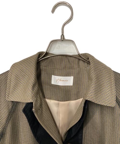 HERENCIA（ヘレンチア）HERENCIA (ヘレンチア) チュールドッキングコート ベージュ×ブラック サイズ:FREEの古着・服飾アイテム