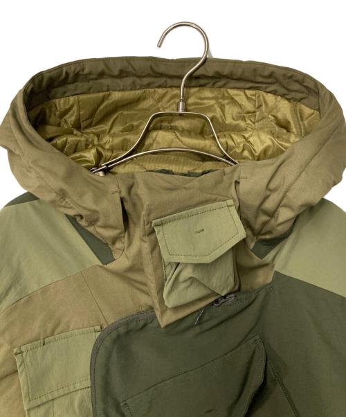 WHITE MOUNTAINEERING（ホワイトマウンテ二アニング）WHITE MOUNTAINEERING (ホワイトマウンテ二アニング) NEXUSVII (ネクサスセブン) ASYMMETRY JACKET カーキ×オリーブ サイズ:2の古着・服飾アイテム