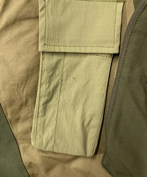WHITE MOUNTAINEERING（ホワイトマウンテ二アニング）WHITE MOUNTAINEERING (ホワイトマウンテ二アニング) NEXUSVII (ネクサスセブン) ASYMMETRY JACKET カーキ×オリーブ サイズ:2の古着・服飾アイテム