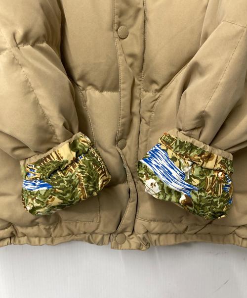 stussy（ステューシー）stussy (ステューシー) リバーシブルダウンジャケット ベージュ×グリーン サイズ:Mの古着・服飾アイテム