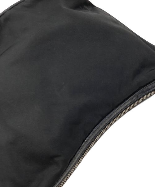 PRADA（プラダ）PRADA (プラダ) ロゴプレート ワンショルダーバッグ ブラックの古着・服飾アイテム