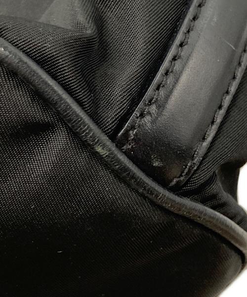 PRADA（プラダ）PRADA (プラダ) ロゴプレート ワンショルダーバッグ ブラックの古着・服飾アイテム