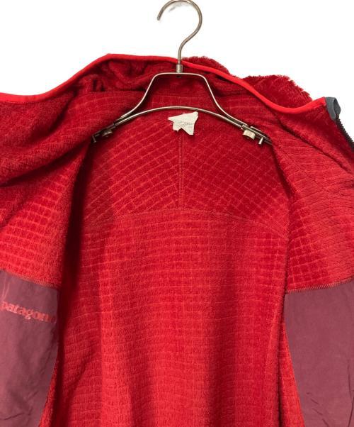 Patagonia（パタゴニア）Patagonia (パタゴニア) R3 HOODY レッド サイズ:Mの古着・服飾アイテム