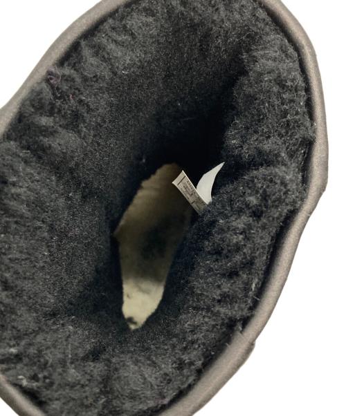 UGG（アグ）UGG (アグ) Classic Short Cosmos ブラック サイズ:US7/UK5/EU38/JAPAN24の古着・服飾アイテム