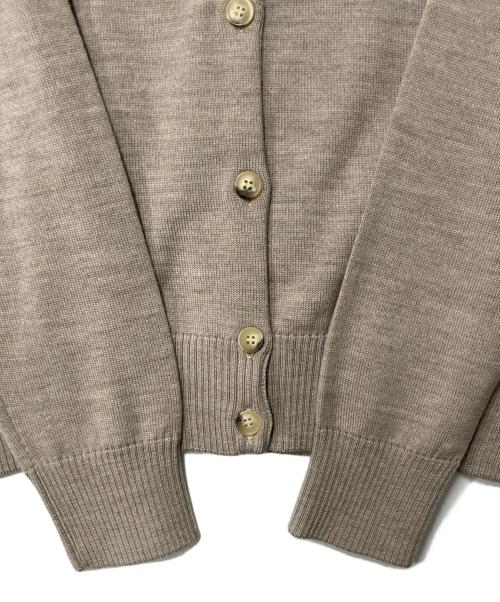 maison kitsune（メゾンキツネ）maison kitsune (メゾンキツネ) フォックスヘッドパッチカーディガン ベージュ サイズ:Sの古着・服飾アイテム