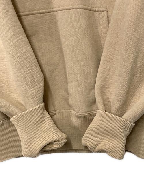 AMI Alexandre Mattiussi（アミアレクサンドルマテュッシ）AMI Alexandre Mattiussi (アミアレクサンドルマテュッシ) ハートロゴプルオーバーパーカー ベージュ サイズ:XSの古着・服飾アイテム