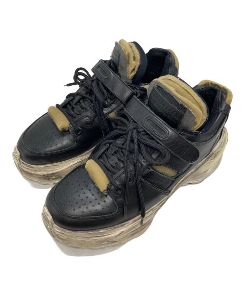Maison Margiela（メゾンマルジェラ）Maison Margiela (メゾンマルジェラ) retro fit ダメージ加工厚底ロートップスニーカー ブラック サイズ:43の古着・服飾アイテム
