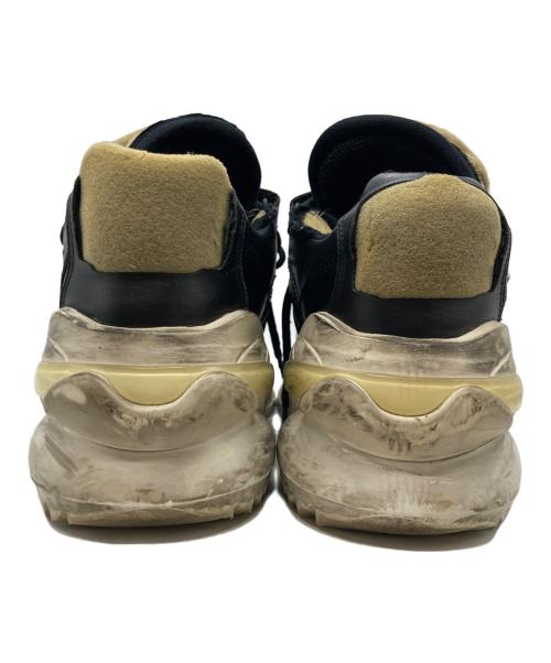 Maison Margiela（メゾンマルジェラ）Maison Margiela (メゾンマルジェラ) retro fit ダメージ加工厚底ロートップスニーカー ブラック サイズ:43の古着・服飾アイテム