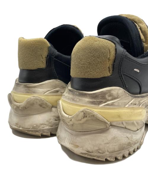 Maison Margiela（メゾンマルジェラ）Maison Margiela (メゾンマルジェラ) retro fit ダメージ加工厚底ロートップスニーカー ブラック サイズ:43の古着・服飾アイテム