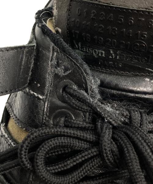 Maison Margiela（メゾンマルジェラ）Maison Margiela (メゾンマルジェラ) retro fit ダメージ加工厚底ロートップスニーカー ブラック サイズ:43の古着・服飾アイテム