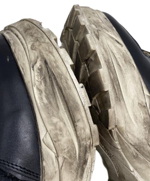 Maison Margiela（メゾンマルジェラ）Maison Margiela (メゾンマルジェラ) retro fit ダメージ加工厚底ロートップスニーカー ブラック サイズ:43の古着・服飾アイテム