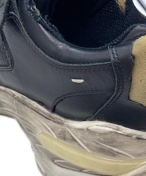 Maison Margiela（メゾンマルジェラ）Maison Margiela (メゾンマルジェラ) retro fit ダメージ加工厚底ロートップスニーカー ブラック サイズ:43の古着・服飾アイテム