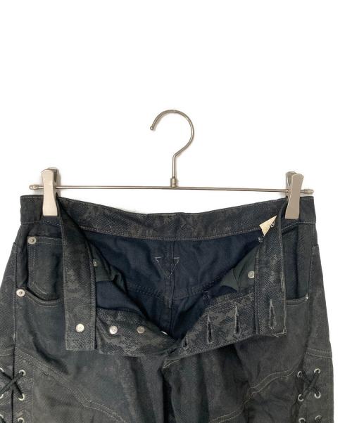 TORNADO MART（トルネードマート）TORNADO MART (トルネードマート) パイソン柄ブーツカットパンツ ブラック サイズ:Sの古着・服飾アイテム