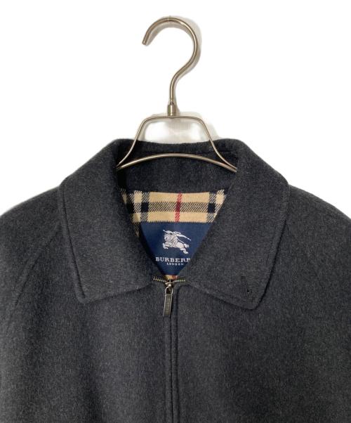BURBERRY LONDON（バーバリーロンドン）BURBERRY LONDON (バーバリーロンドン) ホース刺繍 裏ノバチェック ウール混ブルゾン グレー サイズ:表記無し 実寸参照の古着・服飾アイテム