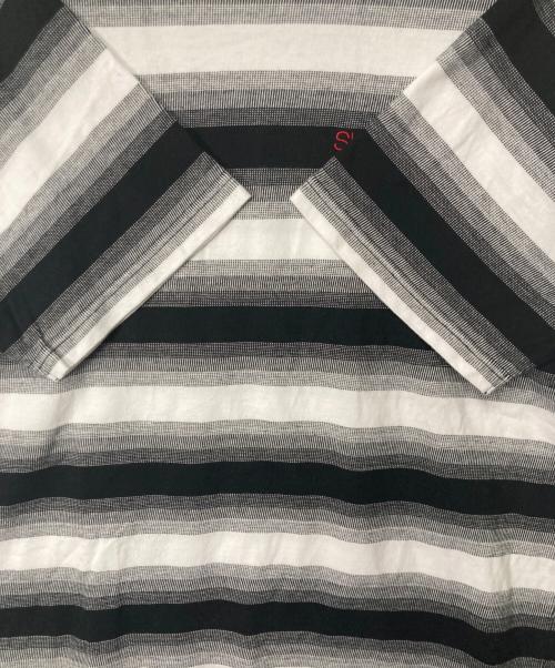 SUPREME（シュプリーム）SUPREME (シュプリーム) Gradient Striped S/S TOP ホワイト×ブラック サイズ:Sの古着・服飾アイテム