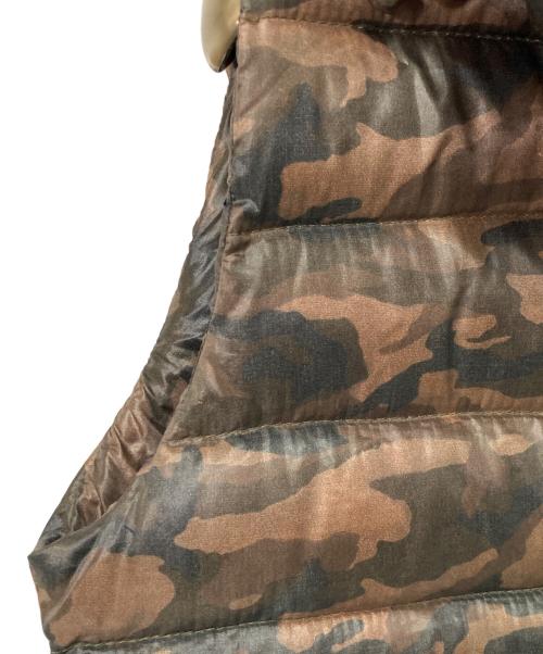 Pyrenex（ピレネックス）Pyrenex (ピレネックス) カモ柄フーデットダウンベスト オリーブ×ブラウン サイズ:36の古着・服飾アイテム